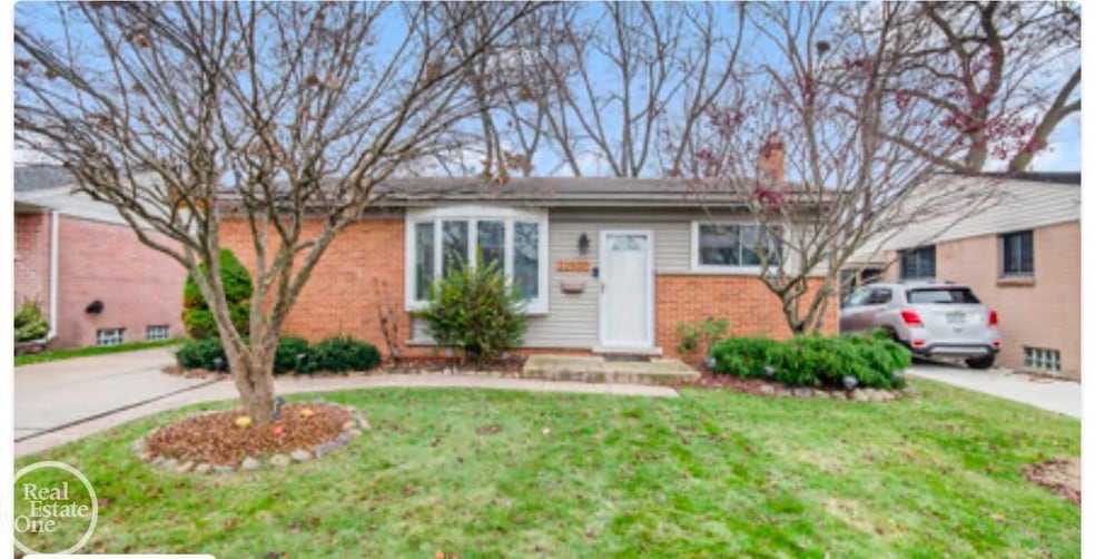 22500 Raymond St, Saint Clair Shores, MI 48082 - photo 1