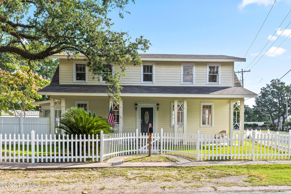 725 Charles St, New Iberia, LA 70560 - photo 1