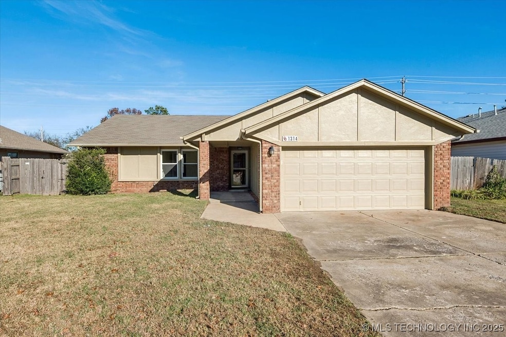 1314 W Orlando St, Broken Arrow, OK 74011 - photo 1