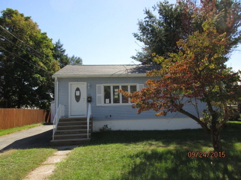 414 Dawes Hwy, Pompton Lakes, NJ 07442 - photo 1