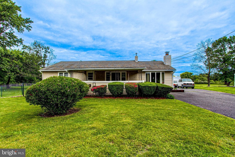 157 W 2nd St, Red Hill, PA 18076 - photo 1