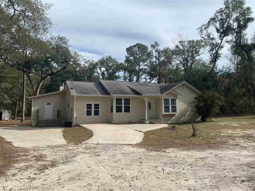 81 Beechwood Dr, Crawfordville, FL 32327 - photo 1