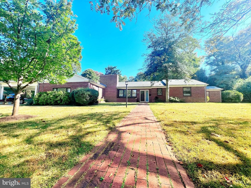 3001 Aspen Ln, Falls Church, VA 22042 - photo 1