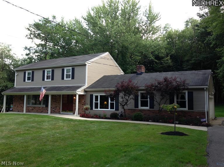 112 E Pioneer Trail, Aurora, OH 44202 - photo 1