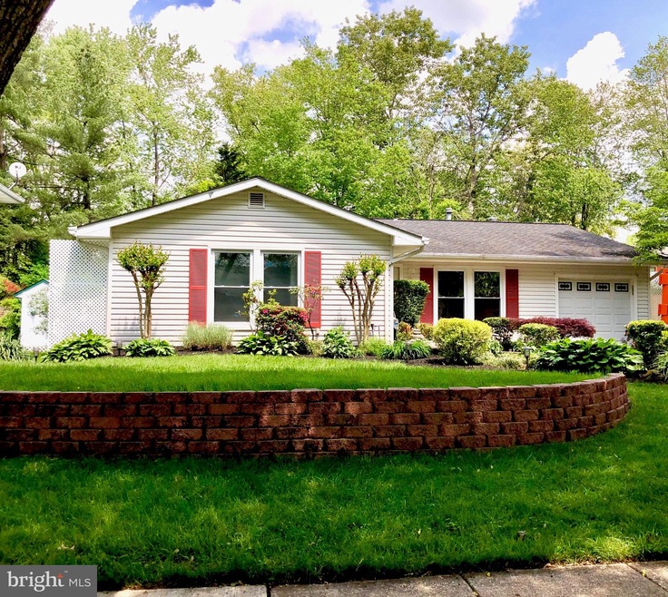 2084 Pear Hill Ct, Crofton, MD 21114 - photo 1