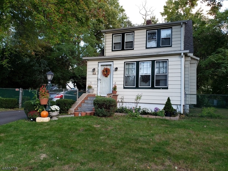 42 Mackay Ave, Paramus, NJ 07652 - photo 1