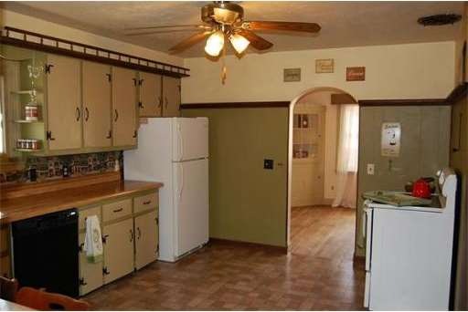 75 Homestead Ave, Holyoke, MA 01040 - photo 1