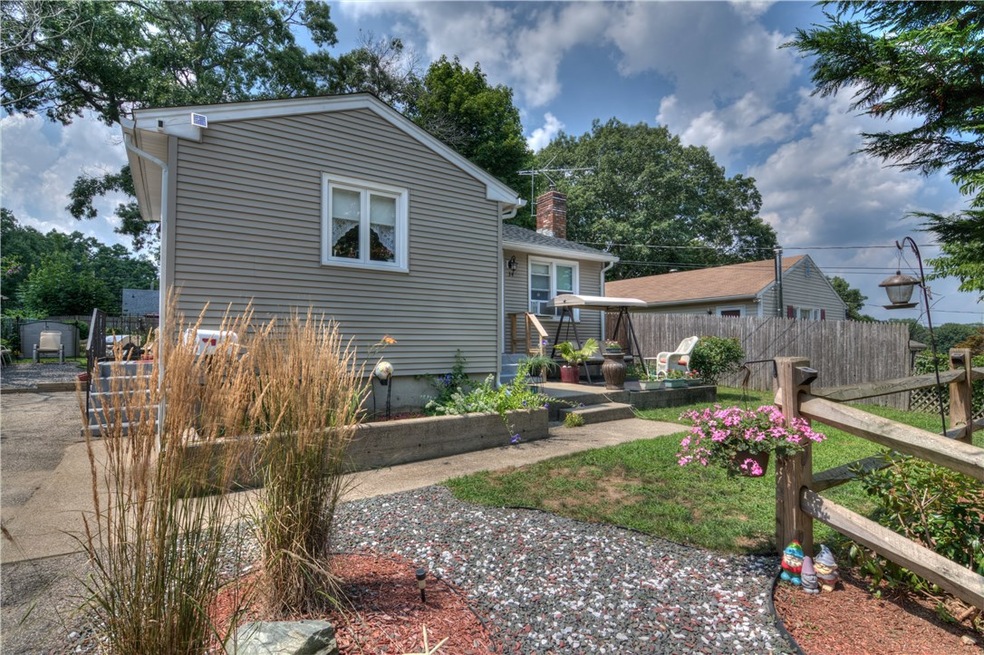 34 Arthur St, West Warwick, RI 02893 - photo 1