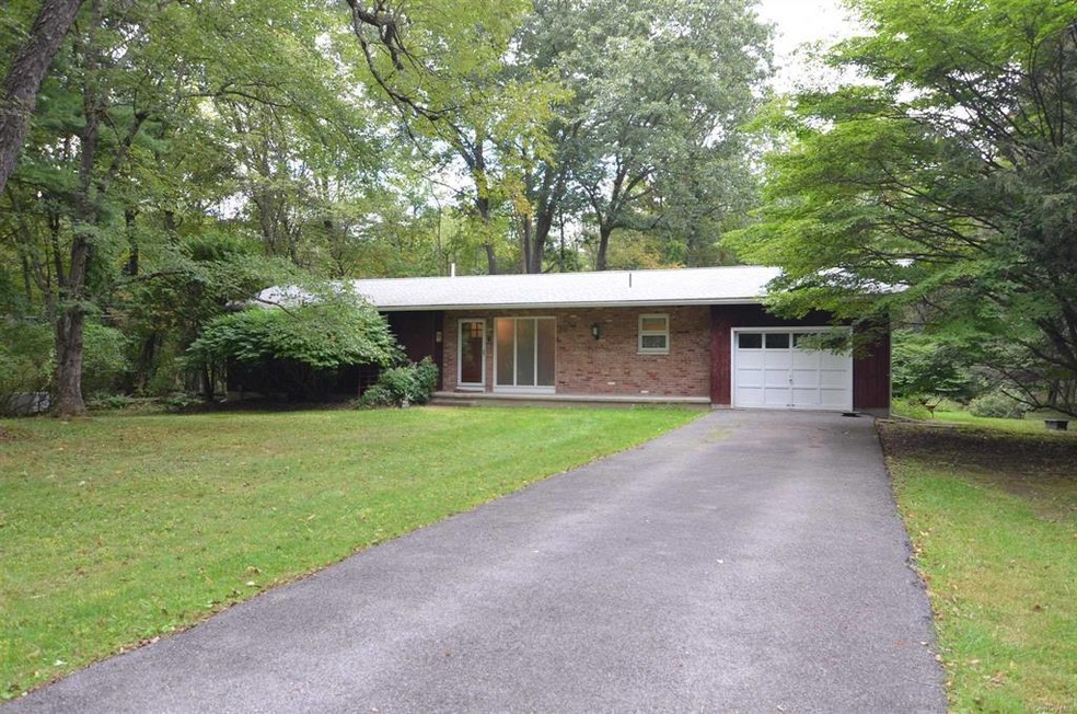 31 Cedar Ln, Rhinebeck, NY 12572 - photo 1