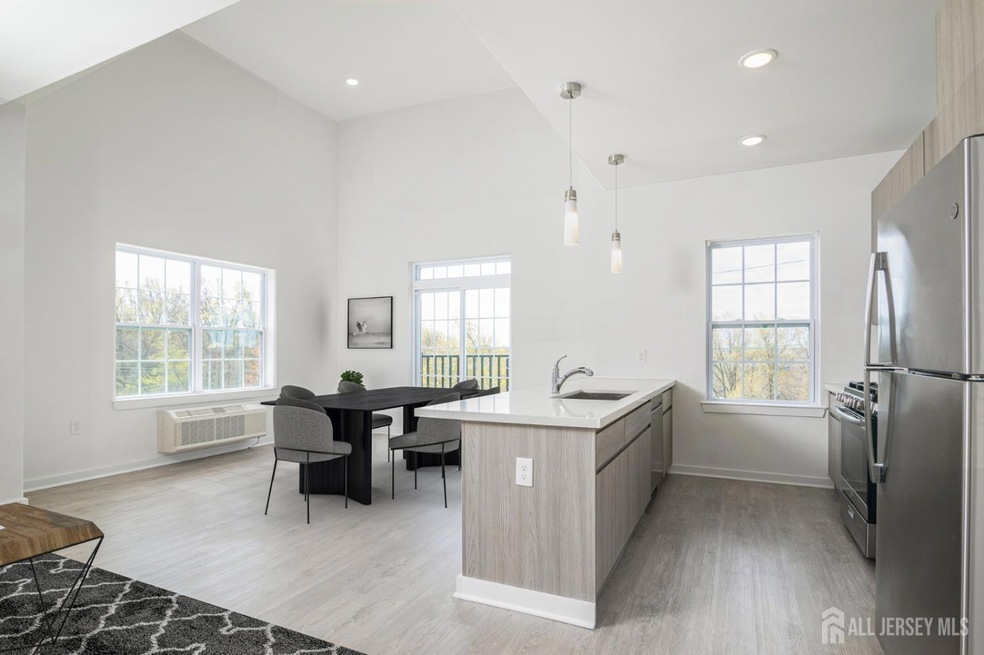 175 Quincy Ct unit B216, Perth Amboy, NJ 08861 - photo 1