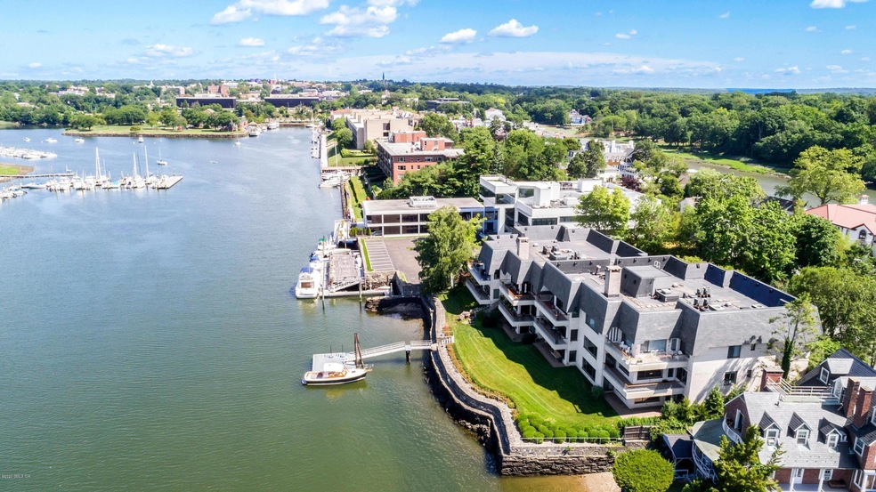 680 Steamboat Rd unit 5, Greenwich, CT 06830 - photo 1