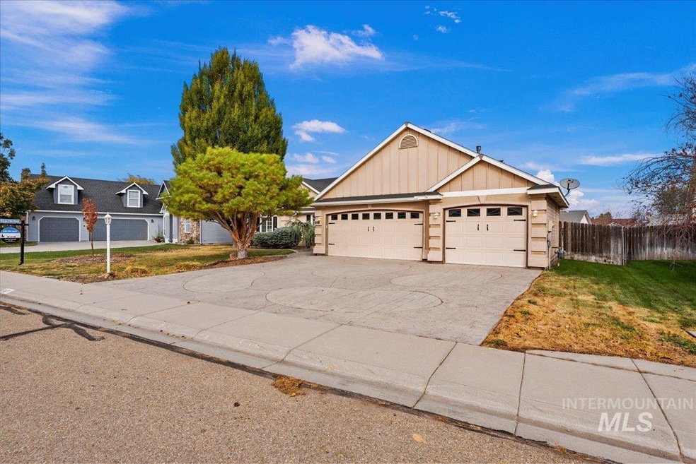 518 Crosspoint Ave, Nampa, ID 83686 - photo 1