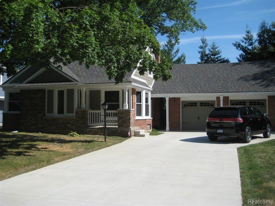 2131 W LINCOLN