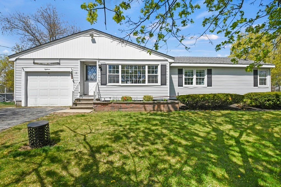 18 Leon St, Thompson, CT 06277 - photo 1