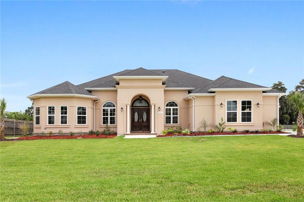 4261 Bayou Oaks Cir, Marrero, LA 70072 - photo 1