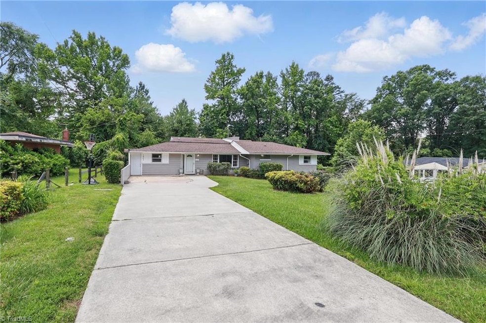 1402 Wendell Ave, High Point, NC 27260 - photo 1