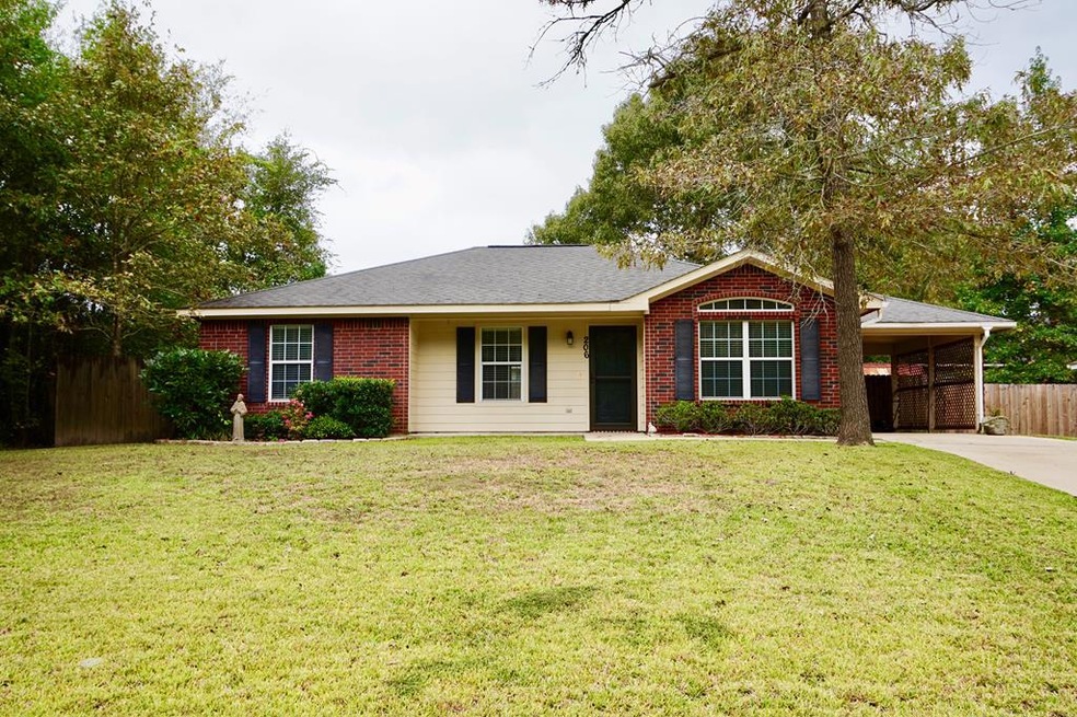 206 Shady Grove Loop, Lufkin, TX 75904 - photo 1