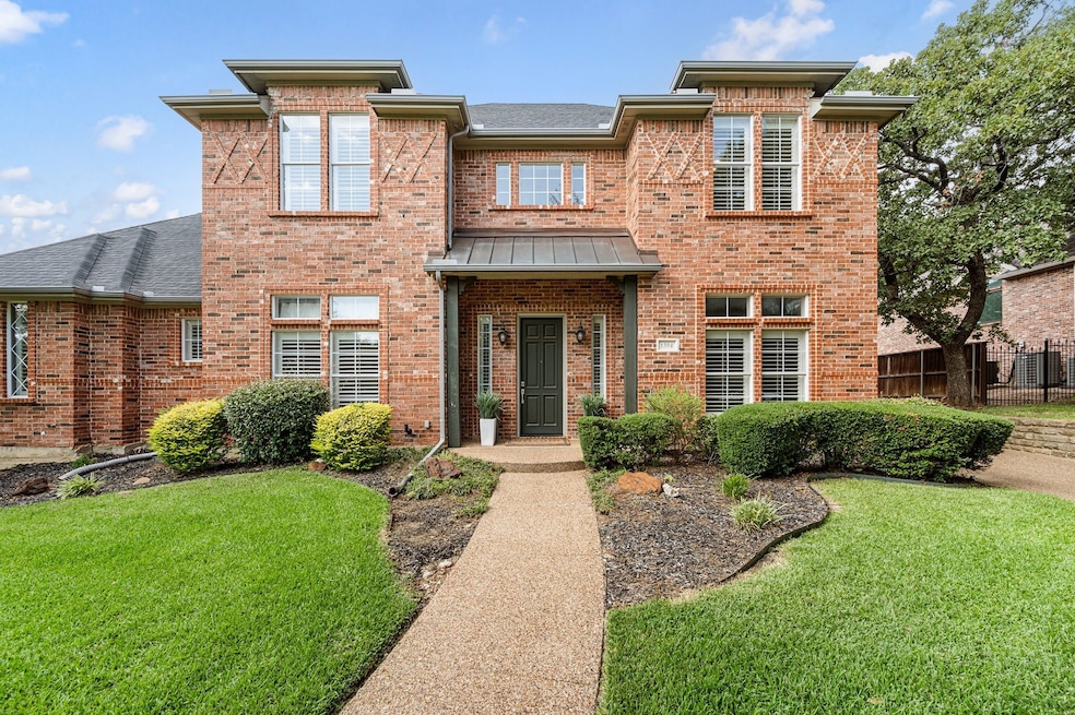 Pending $1,350,000 • Co-Listing Agent