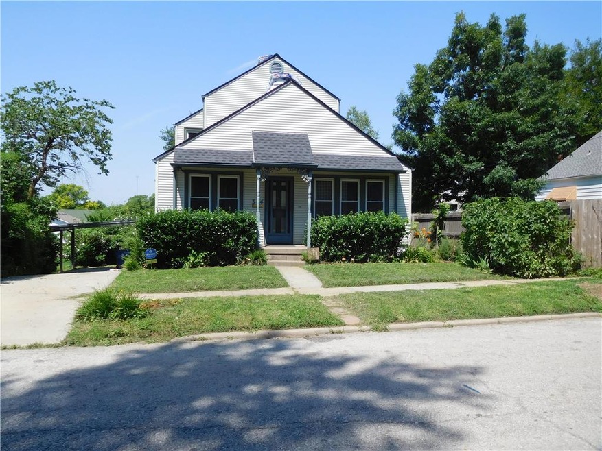 NEWER DRIVEWAY & CARPORT PARKING FOR 2