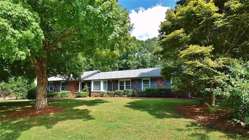 1652 Nottingham Dr, Gainesville, GA 30501 - photo 1