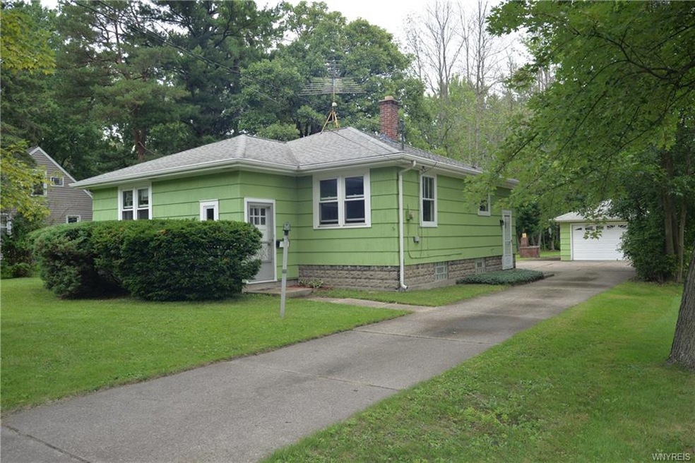 565 Willow Ave, North Tonawanda, NY 14120 - photo 1