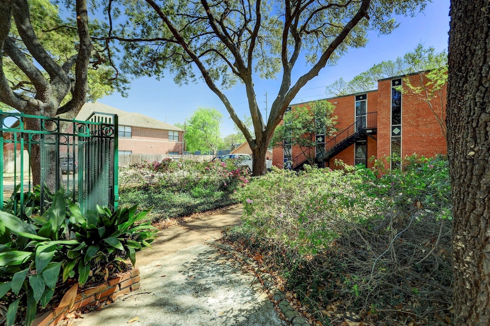 For Rent $1,295/month