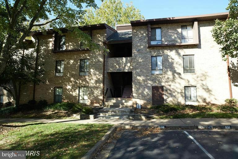 2234 Castle Rock Square unit 12C, Reston, VA 20191 - photo 1