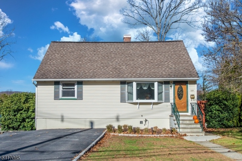 189 Rafkind Rd, Bloomingdale, NJ 07403 - photo 1