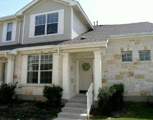Beautiful and Well-Maintained Condo in a Great, Qu