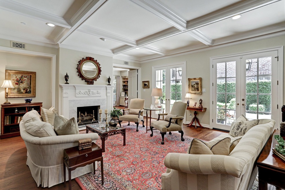 329 Sugarberry Cir, Houston, TX 77024 - photo 1