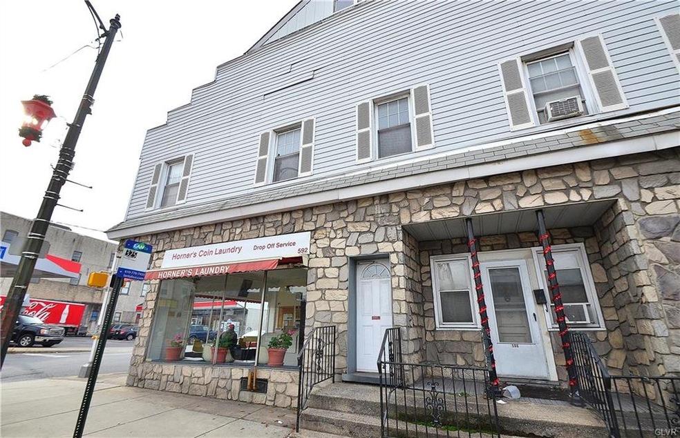 592 Main St unit 2, Slatington, PA 18080 - photo 1