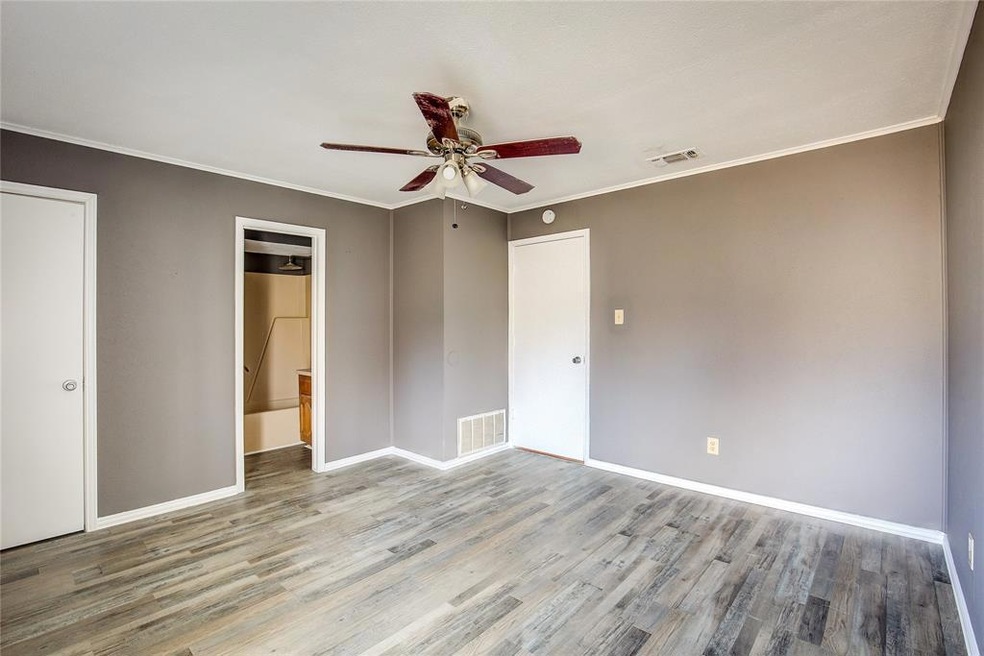 1009 N Clay St unit B, Ennis, TX 75119 - photo 1