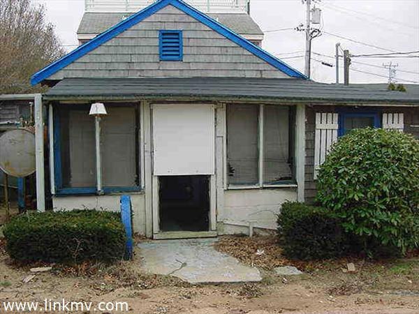 10 N Bluff Ln, Oak Bluffs, MA 02557 - photo 1