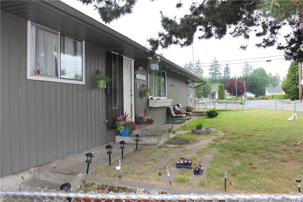 318 104th St SW, Everett, WA 98204 - photo 1