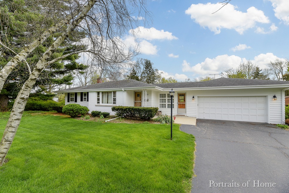 850 E Hillside Rd, Naperville, IL 60540 - photo 1