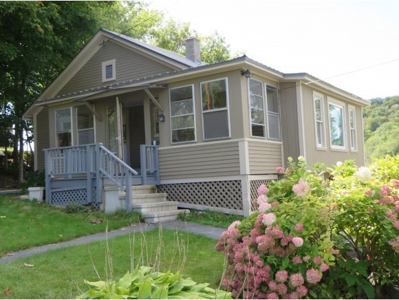92 Parker Ave, Saint Johnsbury, VT 05819 - photo 1