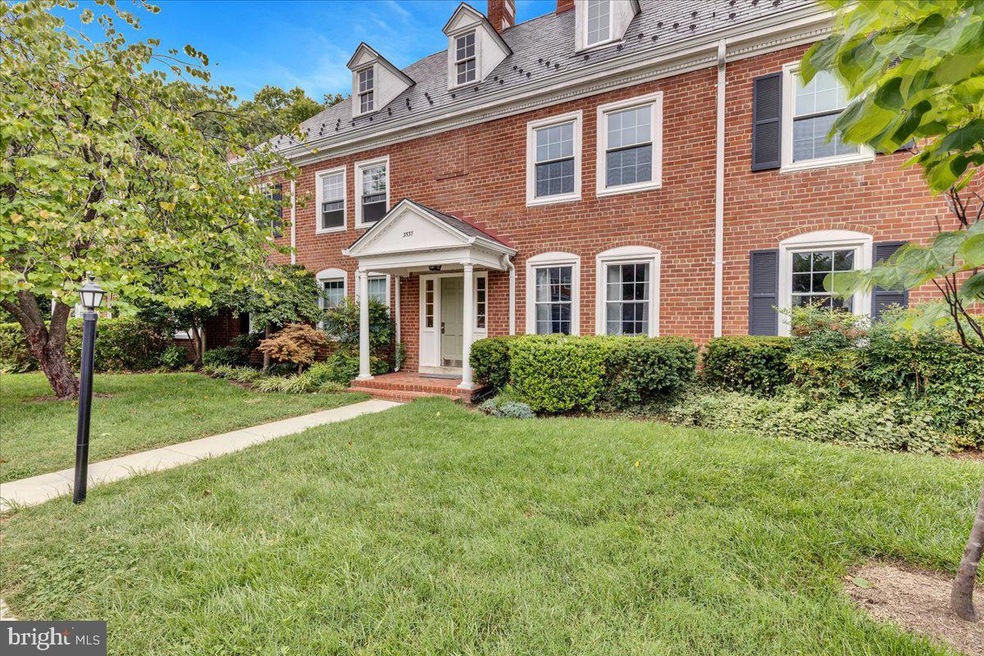 3537 S Stafford St unit A2, Arlington, VA 22206 - photo 1