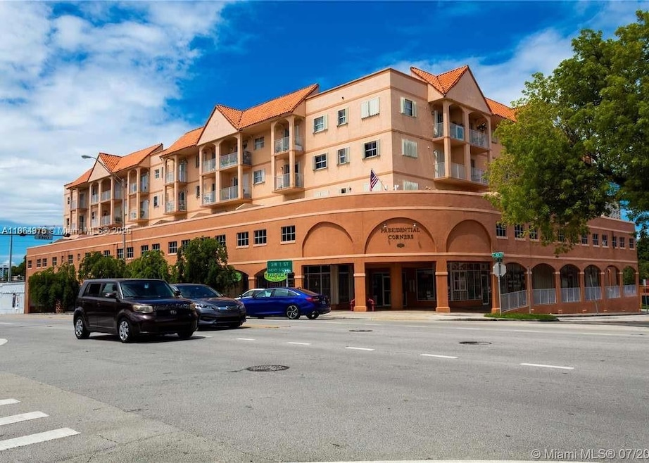 199 SW 12th Ave unit 415B, Miami, FL 33130 - photo 1