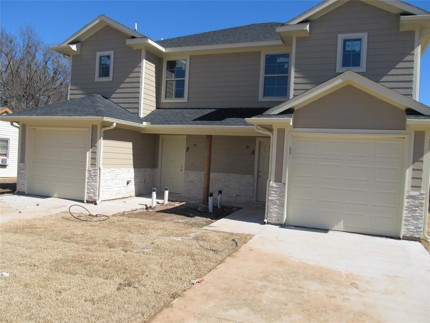 707 S 6th St unit 1 & 2, Bonham, TX 75418 - photo 1