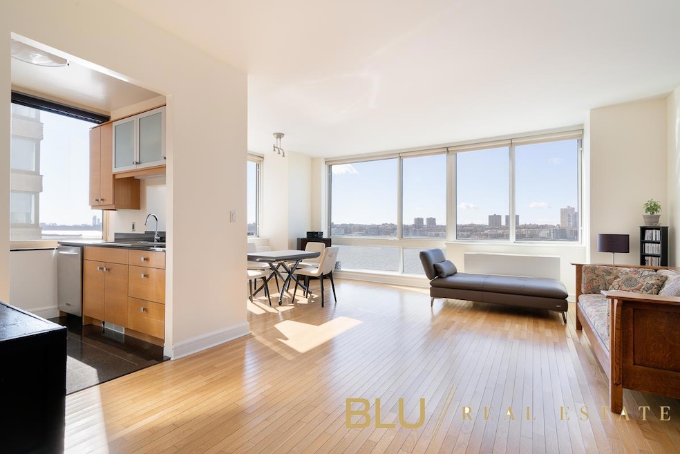 120 Riverside Boulevard unit 10S, New York, NY 10069 - photo 1