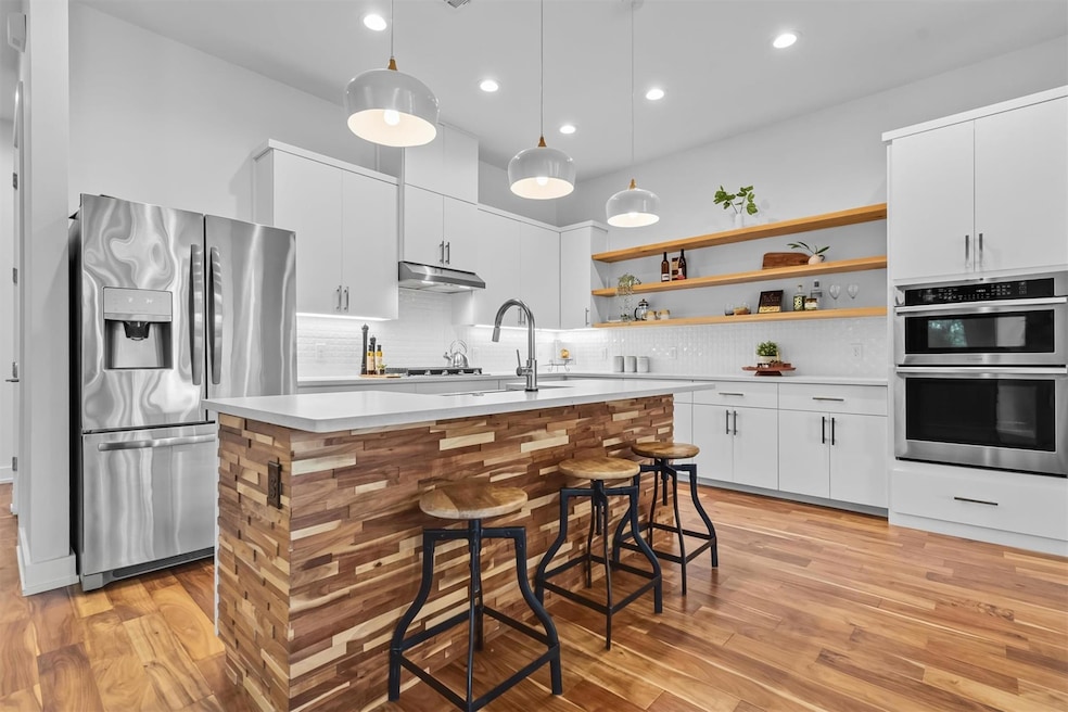 2712 Oak Springs Dr unit A, Austin, TX 78702 - photo 1