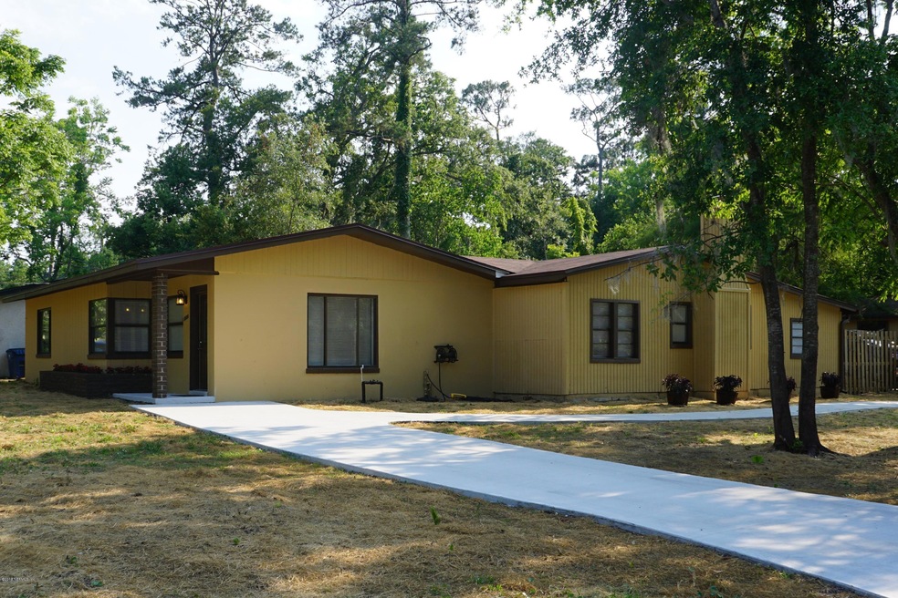 1606 Hazelhurst Dr, Jacksonville, FL 32216 - photo 1