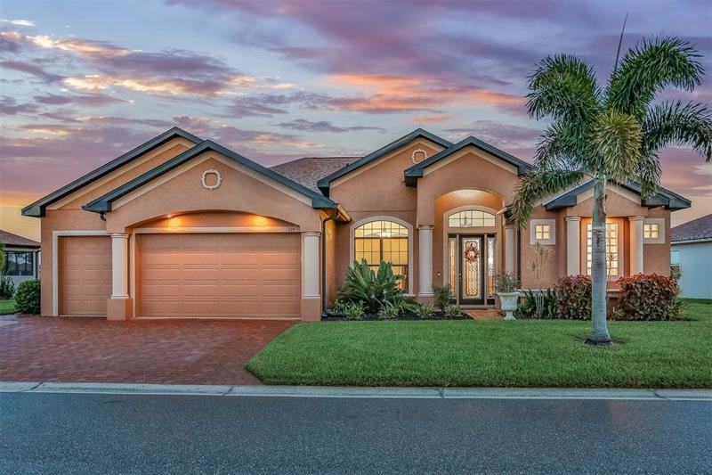 1324 Oakmont Dr, Winter Haven, FL 33884 - photo 1