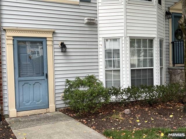 795 Sassafras Ct, Mahwah, NJ 07430 - photo 1