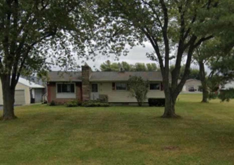 For Sale $199,900 • Co-Listing Agent