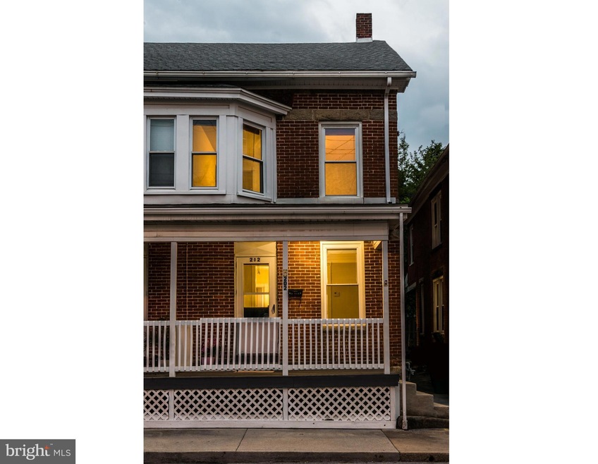 202 Park St, Waynesboro, PA 17268 - photo 1