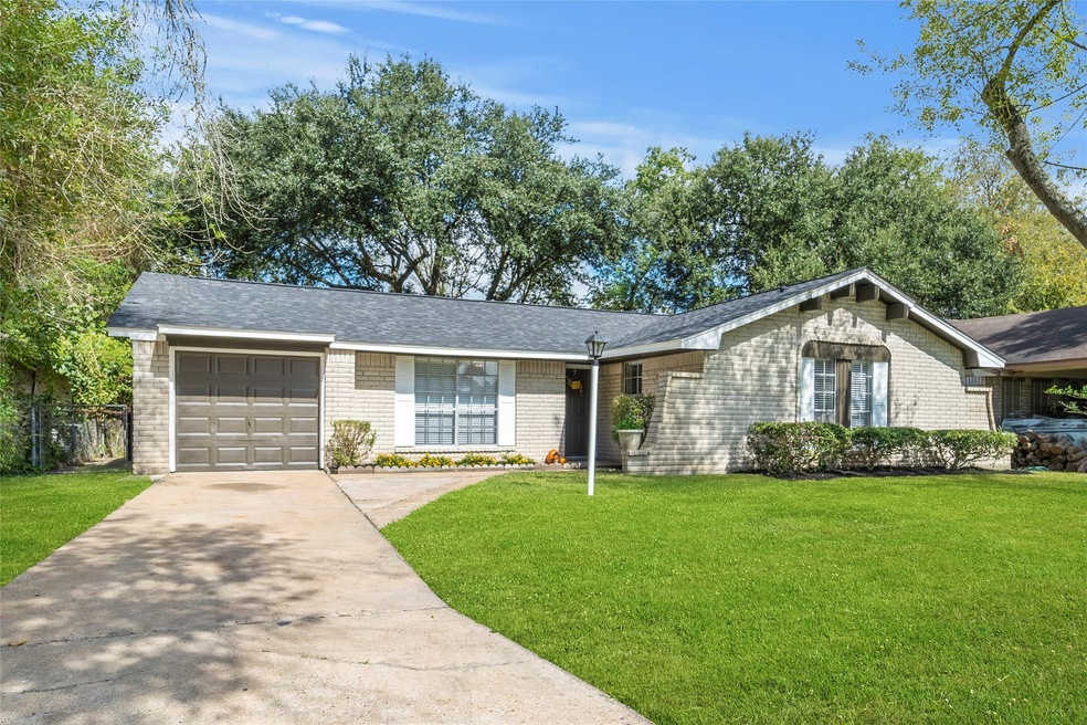 938 Forestburg Dr, Houston, TX 77038 - photo 1