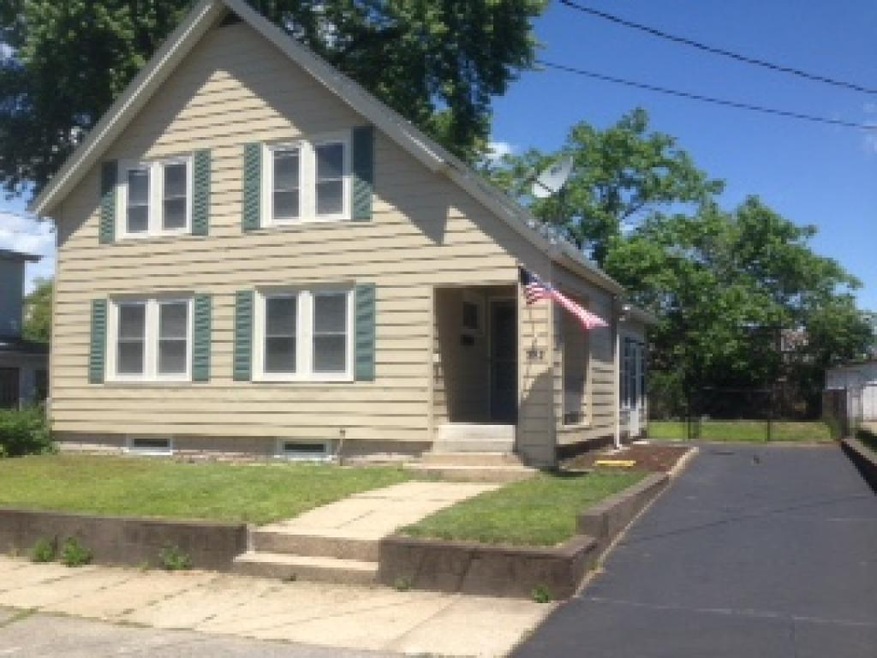 382 Shasta St, Manchester, NH 03103 - photo 1