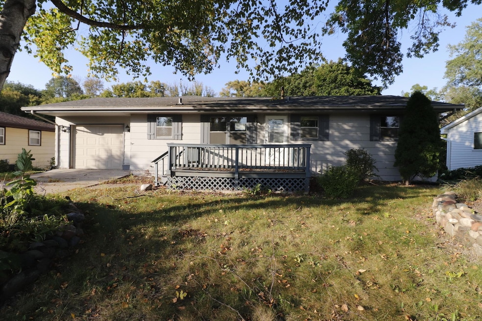 4560 Dakota St SE, Prior Lake, MN 55372 - photo 1