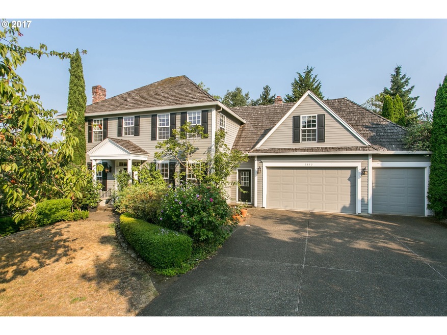 2352 Oakhurst Ln, Lake Oswego, OR 97034 - photo 1